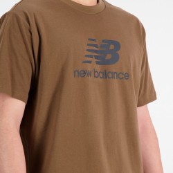 CAMISETA NEW BALANCE ESSENTIALS STACKED LOGO MT31541